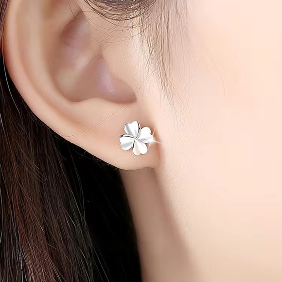 Lucky Four-Leaf Clover Stud Earrings - Picture 7 of 8
